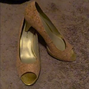 Cork material heals size 9.5